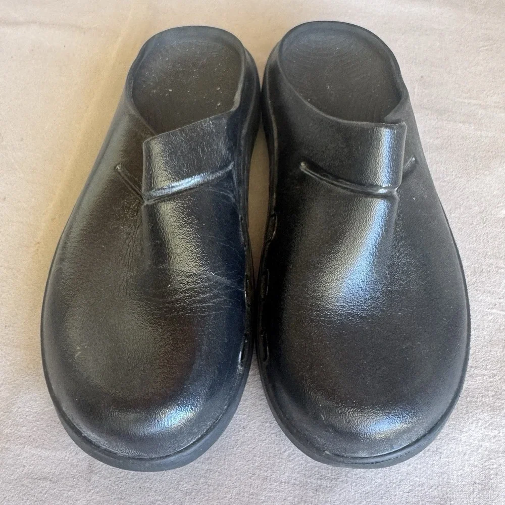 Size M8/W10 - OOFOS OOcloog Clog‎ Black Beach Slip On Recovery Sandals